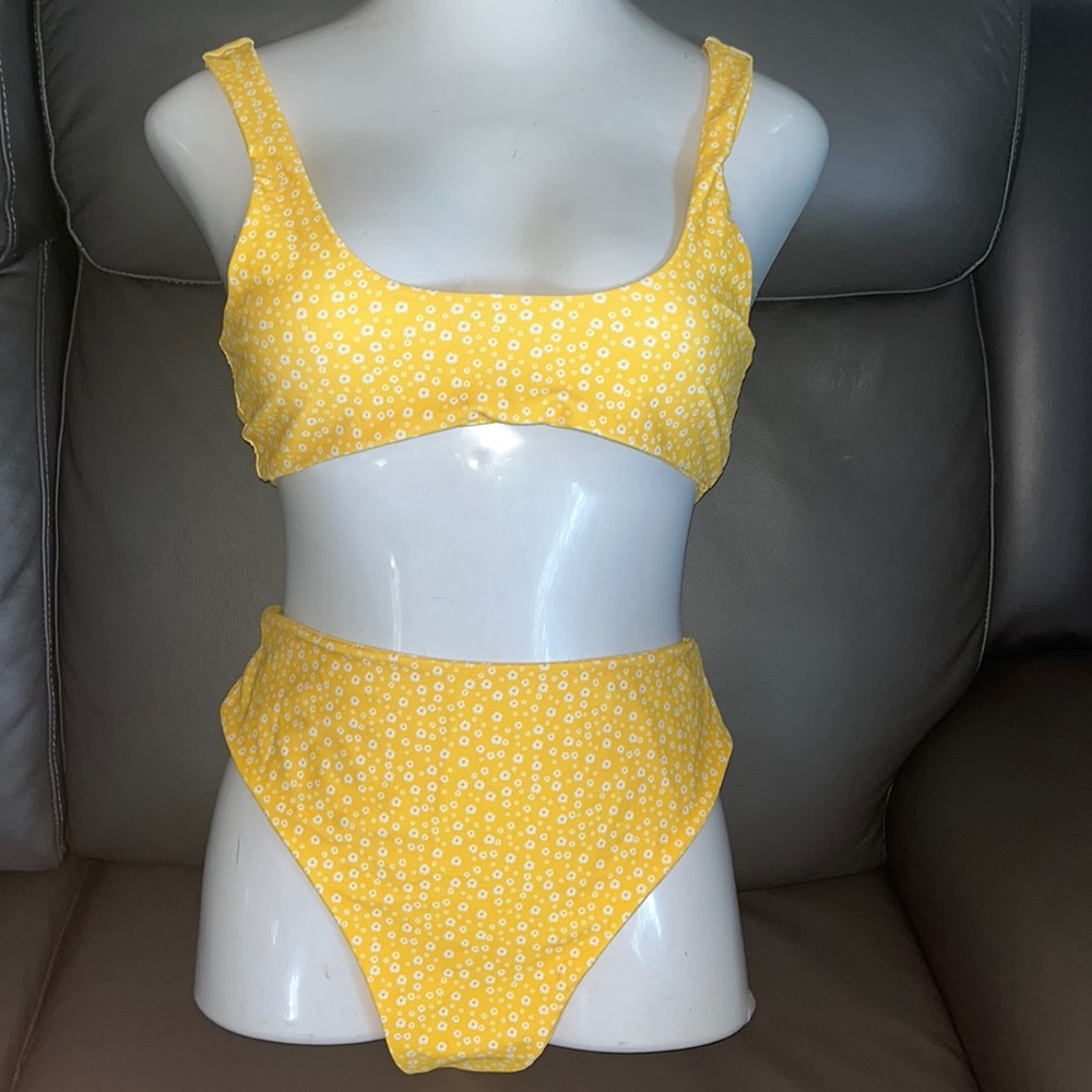 Brand new yellow flower bikini set